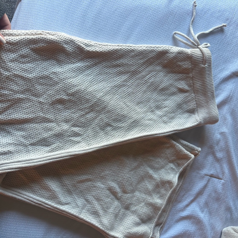 Cream-colored Comfy Set - Picture 4 of 4